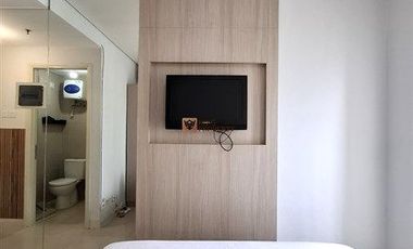 Studio Apartemen Madison Park Modern Minimalist – Dekat Central Park & UNTAR