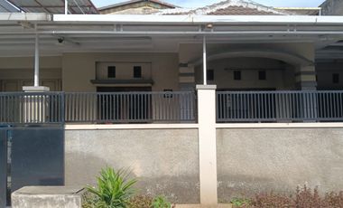 RUMAH BAGUS TERAWAT 2 LANTAI STRATEGIS SIAP HUNI DI MELONG ASRI REGENCY CIJERAH BANDUNG