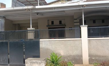 RUMAH BAGUS TERAWAT 2 LANTAI STRATEGIS SIAP HUNI DI MELONG ASRI REGENCY CIJERAH BANDUNG