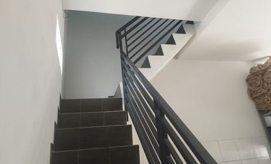 RUKO MINIMALIS 2 LANTAI LOKASI RAMAI COCOK UNTUK SEGALA USAHA SIAP PAKAI DI CIBALIGO