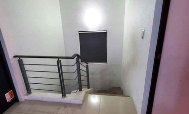 RENTA CASA SEMI AMUEBLADA