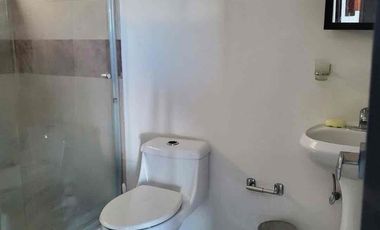 RENTA CASA SEMI AMUEBLADA