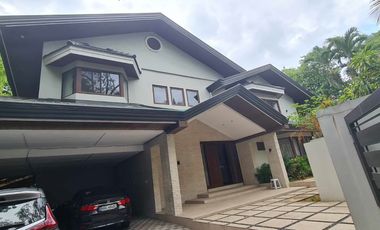5 BR House & Lot with Swimming Pool at Urdaneta Village
