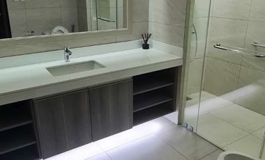 5 BR House & Lot with Swimming Pool at Urdaneta Village