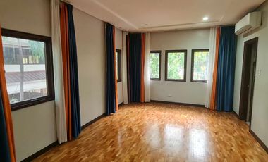 5 BR House & Lot with Swimming Pool at Urdaneta Village