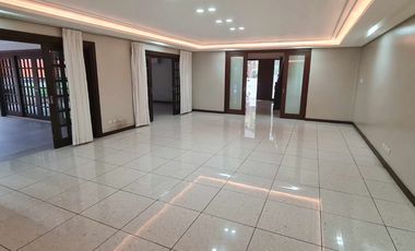 5 BR House & Lot with Swimming Pool at Urdaneta Village