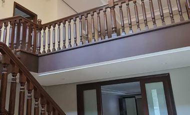 5 BR House & Lot with Swimming Pool at Urdaneta Village