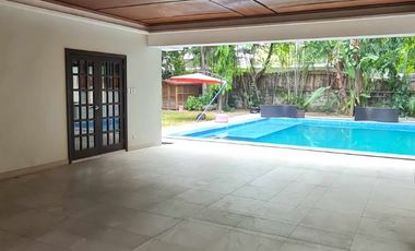 5 BR House & Lot with Swimming Pool at Urdaneta Village
