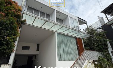 Rumah Cantik Siap Huni FULL FURNISHED bebas banjir area Kemang Jakarta Selatan