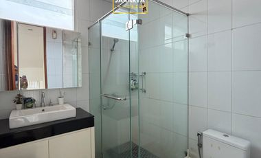 Rumah Cantik Siap Huni FULL FURNISHED bebas banjir area Kemang Jakarta Selatan