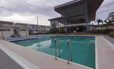 Corner 2-storey Single Attached House at Diamond Height Buhangn