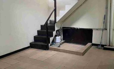 Disewakan Rumah Nyaman di Duren Sawit – 2 Kamar Tidur, Carport, Siap Huni!
Harga 42 JT/thn nego