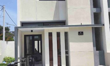 Rumah Baru Pojok Lengkap Dengan Perabot dekat Cito Mall Surabaya
