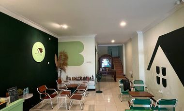 RUMAH DIJUAL JOGJA TENGAH KOTA AREA WISATA MANTRIJERON BISA DIJADIKAN HOMESTAY DAN CAFE