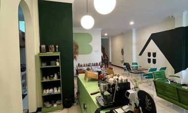 RUMAH DIJUAL JOGJA TENGAH KOTA AREA WISATA MANTRIJERON BISA DIJADIKAN HOMESTAY DAN CAFE