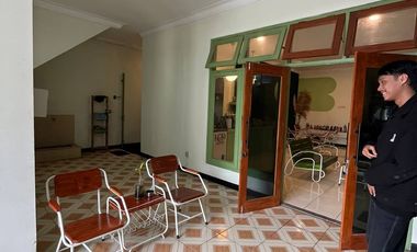 RUMAH DIJUAL JOGJA TENGAH KOTA AREA WISATA MANTRIJERON BISA DIJADIKAN HOMESTAY DAN CAFE