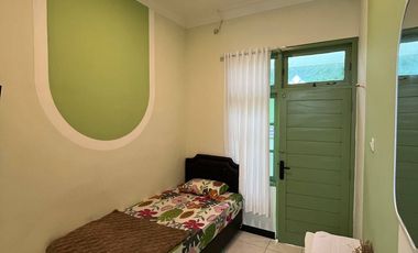 RUMAH DIJUAL JOGJA TENGAH KOTA AREA WISATA MANTRIJERON BISA DIJADIKAN HOMESTAY DAN CAFE