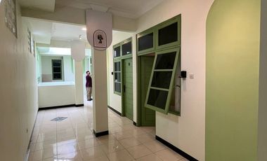 RUMAH DIJUAL JOGJA TENGAH KOTA AREA WISATA MANTRIJERON BISA DIJADIKAN HOMESTAY DAN CAFE