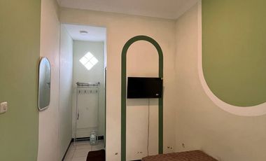 RUMAH DIJUAL JOGJA TENGAH KOTA AREA WISATA MANTRIJERON BISA DIJADIKAN HOMESTAY DAN CAFE