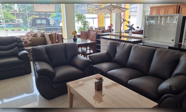 Bangunan Usaha Strategis Bekasi Utara – 2 Lantai, Parkiran Luas, Siap Pakai