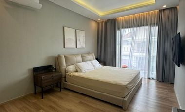 JUAL RUMAH MEWAH RENON