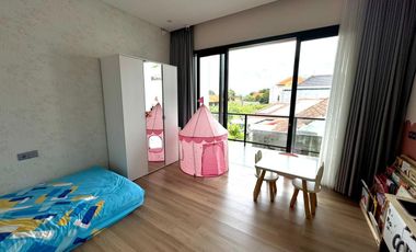 JUAL RUMAH MEWAH RENON