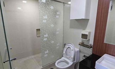 Jual Apartemen Kensington Full Furnish Lt 16 Hadap Kolam Renang Nego