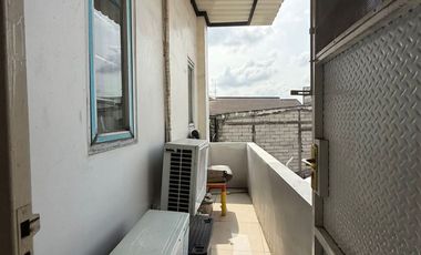 Disewakan: Town House Modern & Nyaman di Karang Tengah - Siap Huni & Full Furnished!