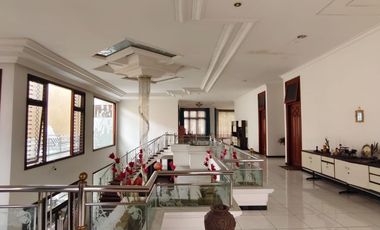 Hook Komersial Area Rumah Nol Jalan Raya Darmo Baru