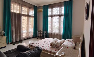 Hook Komersial Area Rumah Nol Jalan Raya Darmo Baru