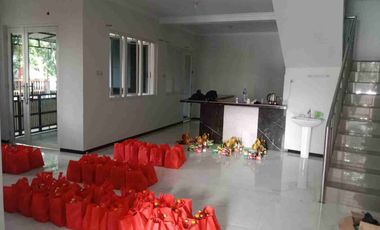 DISEWAKAN RUMAH BAGUS LUAS AKSES JALAN 2 MBL DILALUI JAKLINGKO DEKAT RAYA CONDET