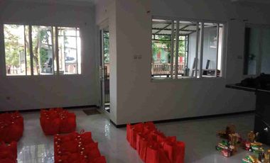 DISEWAKAN RUMAH BAGUS LUAS AKSES JALAN 2 MBL DILALUI JAKLINGKO DEKAT RAYA CONDET