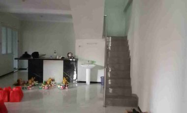 DISEWAKAN RUMAH BAGUS LUAS AKSES JALAN 2 MBL DILALUI JAKLINGKO DEKAT RAYA CONDET