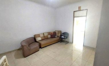 Rumah Siap Huni, Lingkungan Aman & Nyaman, Dijual Rumah 2 lantai semifurnish di perumahan cengkareng indah