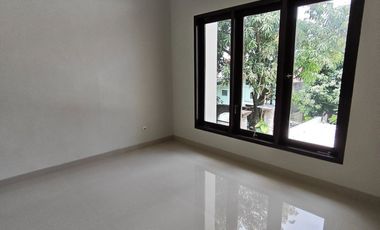 RUMAH MEWAH BARU FURNISHED STRATEGIS SUMBER BANJARSARI SOLO SURAKARTA