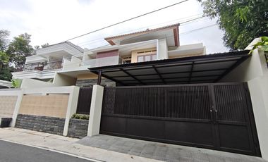 RUMAH MEWAH BARU FURNISHED STRATEGIS SUMBER BANJARSARI SOLO SURAKARTA