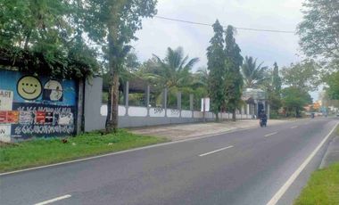 Termurah Tanah Dan Gudang Di jalan Raya Solo Tawangmangu sebelah Rumah Makan Jimbaran Karang anyar