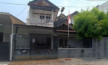 Dijual Via Lelang Rumah 2 lantai di Griya Babatan Mukti