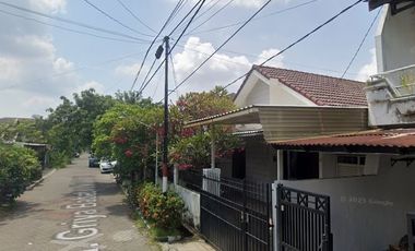 Dijual Via Lelang Rumah 2 lantai di Griya Babatan Mukti