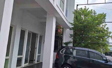 Dijual/Disewakan 2 Unit Ruko jejer
MANYAR RAYA RESORT GRESIK