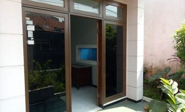 STRATEGIC HOUSE IN NGAGEL TIMUR – COMFORTABLE LIVING IN A PRIME LOCATION