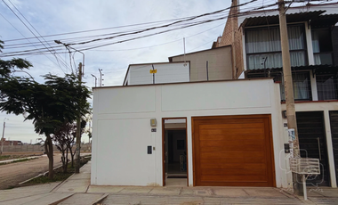 Casa Moderna en Venta en Esquina – Urb. Villa del Norte, Chiclayo