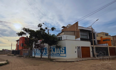 Casa Moderna en Venta en Esquina – Urb. Villa del Norte, Chiclayo