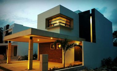 CASA EN VENTA CON ALBERCA EN AQUA RESIDENCIAL PRECIO DE OPORTUNIDAD