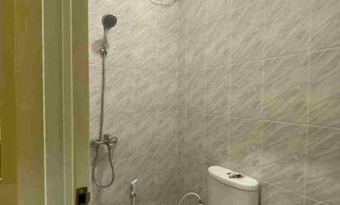 kos premium andong tarif 1.8 jt dan 2.2 jt hanya 50 m jalan raya suhat bisa jalan kaki ke kampus UB Brawijaya jaminan full anak kos serta pembayaran fleksibel dekat pinang merah bunga merak semanggi