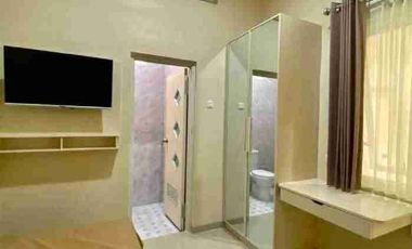 kos premium andong tarif 1.8 jt dan 2.2 jt hanya 50 m jalan raya suhat bisa jalan kaki ke kampus UB Brawijaya jaminan full anak kos serta pembayaran fleksibel dekat pinang merah bunga merak semanggi