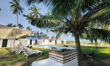Casa en Venta a Pie de Playa Con 5 Bungalows, en Tecolutla.