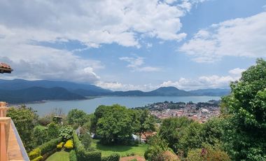 MAGNIFICA CASA EN VENTA, ESTILO VALLESANA