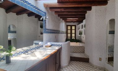 MAGNIFICA CASA EN VENTA, ESTILO VALLESANA