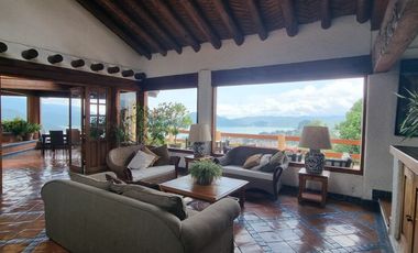 MAGNIFICA CASA EN VENTA, ESTILO VALLESANA